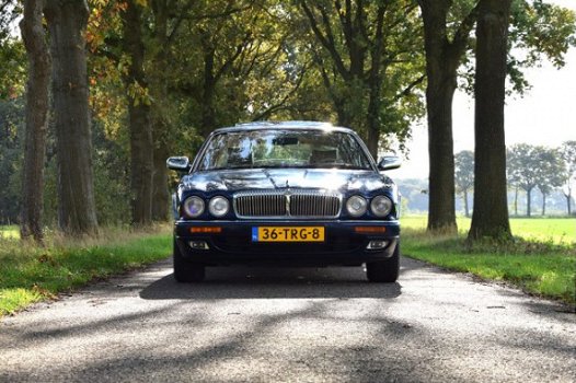 Daimler 4.0 - 4.0 L6 LWB - Sapphire Metallic - 160.810km - BJ1997 - 1
