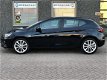 Opel Astra - 1.0 T. Business Ex.Winterpakket DAB Radio PDC voor en achter - 1 - Thumbnail