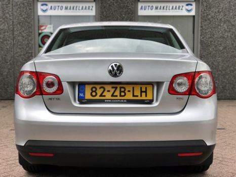 Volkswagen Jetta - 1.9 TDI Comfortline Business Camera - 1