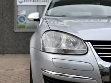 Volkswagen Jetta - 1.9 TDI Comfortline Business Camera