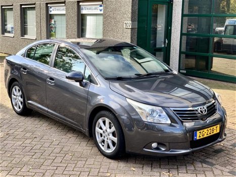 Toyota Avensis - 1.8 VVTi Executive Business Keyless Leder PDC - 1