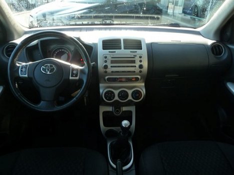 Toyota Urban Cruiser - 1.3 VVT-i Aspiration | Zomer en Winter wielen | Bluetooth | airco - 1