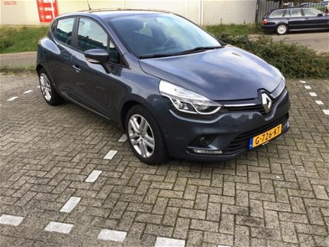 Renault Clio - 1.5 DCI-ECO LEADER LIMITED PDC-NAVI-DAB-STOELVERWARMING - 1