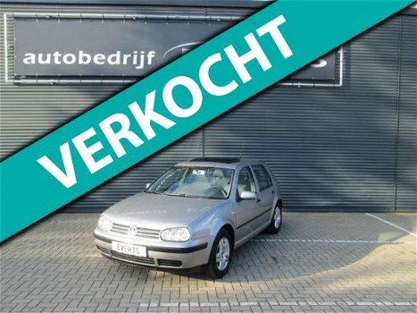 Volkswagen Golf - 1.6-16V Sportline 5 drs apk 22-12-2020 141000 km Airco sportvelgen alles elektrisc - 1