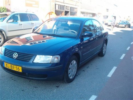 Volkswagen Passat - 1.9 TDI Comfortline airco - 1