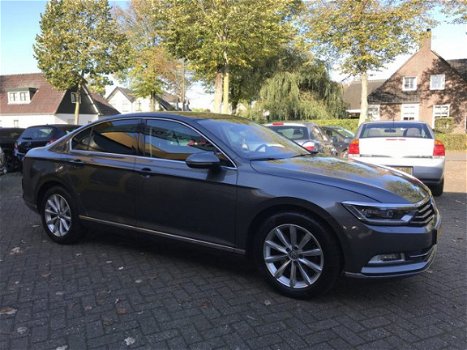 Volkswagen Passat - 1.6 TDI Highline Panodak Climate Control - 1