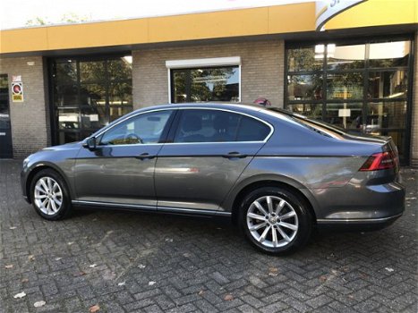 Volkswagen Passat - 1.6 TDI Highline Panodak Climate Control - 1