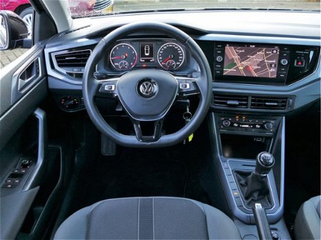 Volkswagen Polo - 1.0 TSI Highline 95pk, navigatie, stoelverwarming - 1