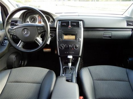 Mercedes-Benz B-klasse - B180 AUTOMAAT - 1