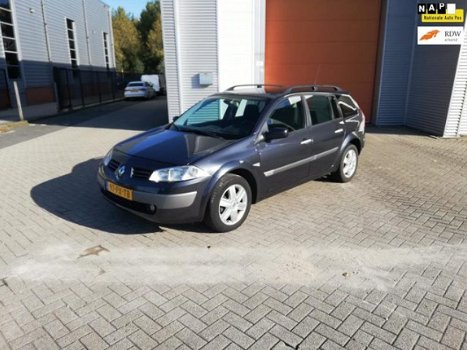 Renault Mégane Grand Tour - 2.0-16V Dynamique Comfort Automaat, Airco, NAP, Navi, Nieuwe APK - 1