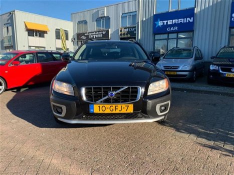 Volvo XC70 - 2.4 D5 Momentum - 1