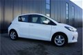 Toyota Yaris - 1.5 Full Hybrid Aspiration navigatie , Cruise , Lm, Led , Clima , Control - 1 - Thumbnail