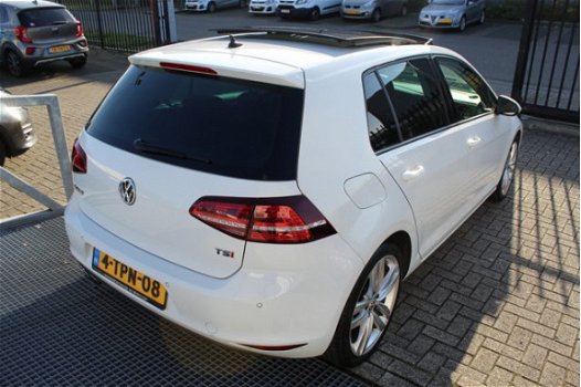 Volkswagen Golf - 1.4 TSI Highline Automaat/Panoramadak/Navigatie/Xenon/Half lederen bekleding/Pdc v - 1