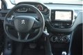 Peugeot 208 - 1.4 e-HDi Blue Lease AUTOMAAT NL-Auto Nav/airco/cruise - 1 - Thumbnail