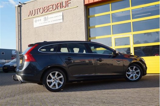 Volvo V60 - 2.0 D4 180PK R-DESIGN BJ2014 VOL-Leder | Navi | LMV-17