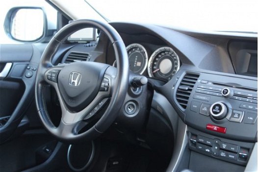 Honda Accord - 2.0i Elegance Aut. | Navigatie | Stoelverwarming | Cruise control | Trekhaak | Climat - 1