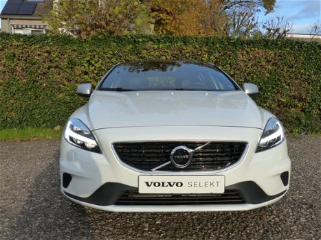 Volvo V40 - 2.0 D2 R-Design, Standkachel, Leder, 'Pano'dak - 1