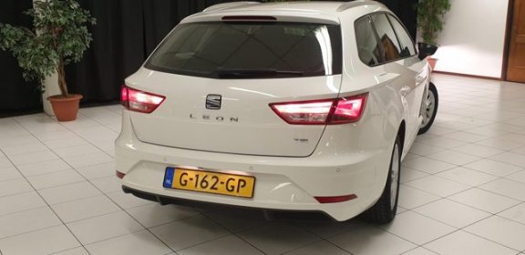 Seat Leon ST - 1.4 125pk TSI STYLE COMBI Clima/Achteruitrij Camera/Cruise/Parkeersensoren achter - 1