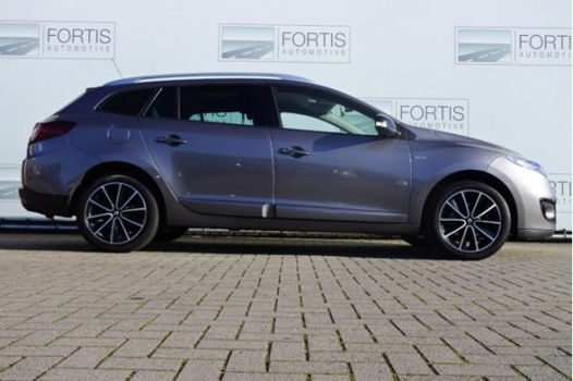 Renault Mégane Estate - 2.0 Bose Geen import/ Automaat/ Navi/ Camera/ ECC/ PDC/ Trekhaak - 1