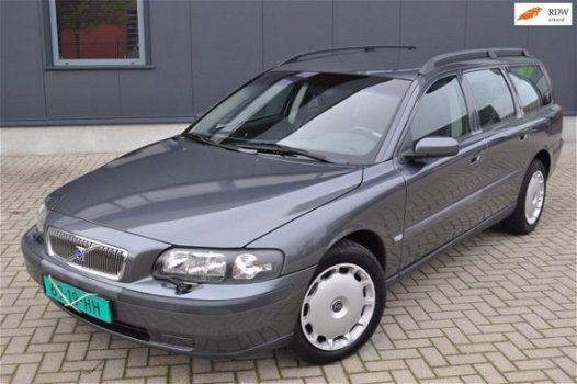 Volvo V70 - 2.5 T Geartronic Bijtel. vriendelijk - 1