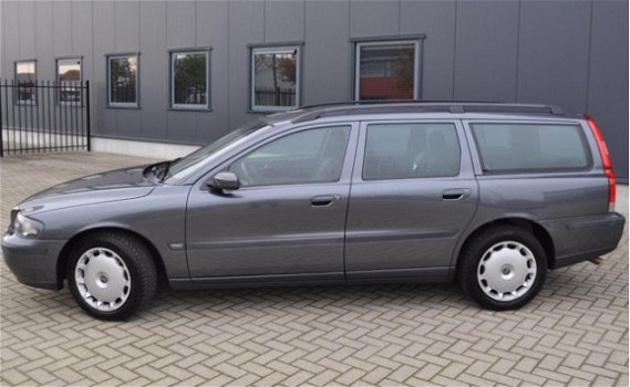 Volvo V70 - 2.5 T Geartronic Bijtel. vriendelijk - 1