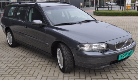 Volvo V70 - 2.5 T Geartronic Bijtel. vriendelijk - 1