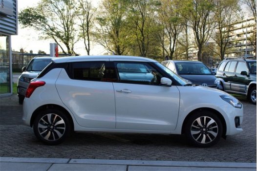 Suzuki Swift - 1.2 Stijl Smart Hybrid Fabrieksgarantie | Rijklaarprijs | Pechhulp | Onderhoudsbeurt - 1