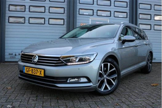 Volkswagen Passat Variant - 1.6 TDI Autom Xenon Led Navi Panodak Privacy glass Pdc Chroom 2015 - 1