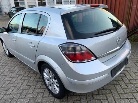 Opel Astra - 1.4 Edition - 1