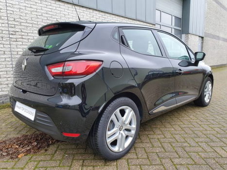 Renault Clio - TCe 90 Zen | navigatie | parkeersensoren | INCLUSIEF RIJKLAARPAKKET TWV € 695, - 1