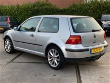 Volkswagen Golf - 2.0 Comfortline/Stuurbkr/CruiseC