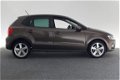 Volkswagen Polo - 1.2 TSI 90 PK Highline CLIMA / CRUISE / LM VELGEN / PDC - 1 - Thumbnail