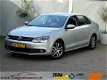 Volkswagen Jetta - 1.6 TDI Highline BlueMotion /Navi/Dealer onderhouden/nieuwstaat - 1 - Thumbnail