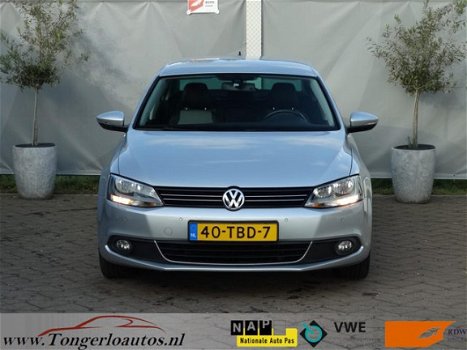 Volkswagen Jetta - 1.6 TDI Highline BlueMotion /Navi/Dealer onderhouden/nieuwstaat - 1