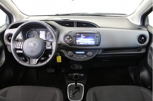 Toyota Yaris - 1.5 Hybrid Aspiration AUTOMAAT + NEDERLANDSE AUTO - 1