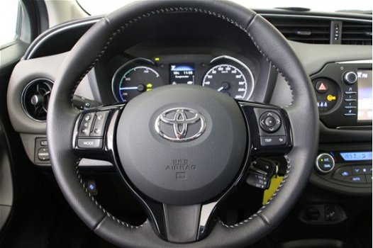 Toyota Yaris - 1.5 Hybrid Aspiration AUTOMAAT + NEDERLANDSE AUTO - 1