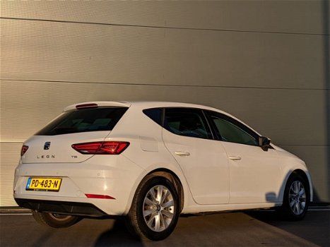 Seat Leon - 1.4 EcoTSI Style | Navigatie | Full Led | Parkeersensoren voor + achter | - 1