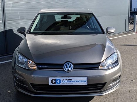 Volkswagen Golf - 1.0 TSI Comfortline | Sportstoelen | Navigatie | Apple car-play | Lichtmetalen vel - 1