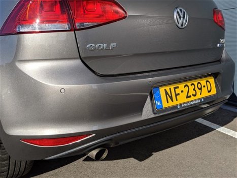 Volkswagen Golf - 1.0 TSI Comfortline | Sportstoelen | Navigatie | Apple car-play | Lichtmetalen vel - 1