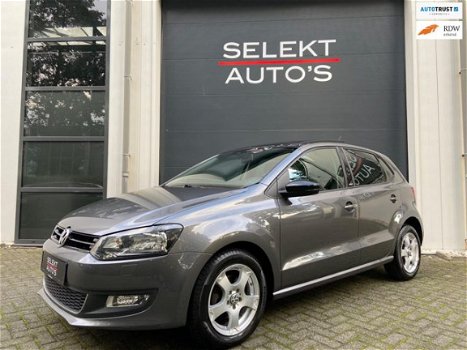 Volkswagen Polo - 1.2 Style Panoramadak/Airco/Apple Car Play/LM Velgen/Stoelverwarming/USB/Bluetooth - 1