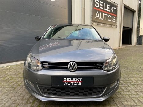 Volkswagen Polo - 1.2 Style Panoramadak/Airco/Apple Car Play/LM Velgen/Stoelverwarming/USB/Bluetooth - 1