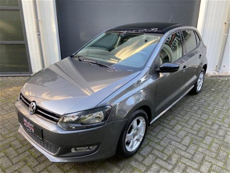 Volkswagen Polo - 1.2 Style Panoramadak/Airco/Apple Car Play/LM Velgen/Stoelverwarming/USB/Bluetooth - 1