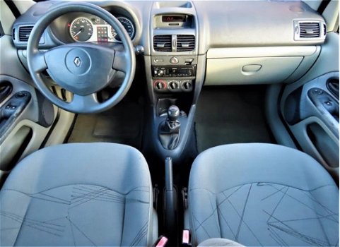 Renault Clio - 1.4 16V Nieuwe APK 4 nieuwe banden - 1