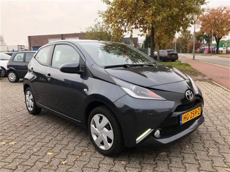 Toyota Aygo - 1.0 VVT-i x-play |Camera|Airco|Led|Cruise|5deurs| - 1