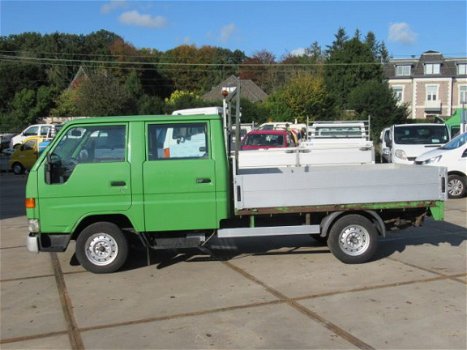 Toyota Dyna - 100 2.4D Long Truck Double Cab - 1