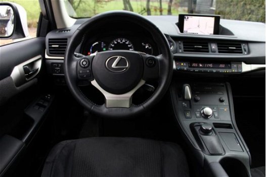 Lexus CT 200h - Navigatie Led - 1
