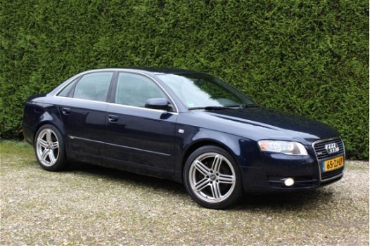 Audi A4 - 2.0 TFSI 200 PK S-Line Xenon Navi - 1