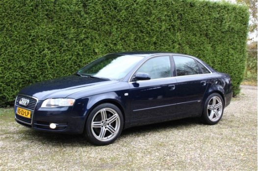 Audi A4 - 2.0 TFSI 200 PK S-Line Xenon Navi - 1