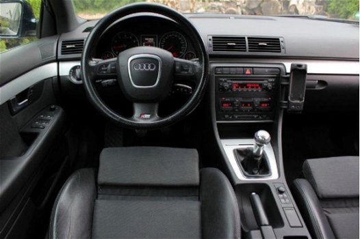 Audi A4 - 2.0 TFSI 200 PK S-Line Xenon Navi - 1