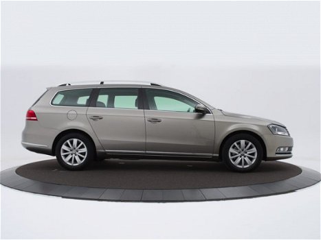 Volkswagen Passat Variant - 1.4 Tsi 122pk DSG Comfort Executive Line | Navigatie | P-Sensoren | Clim - 1